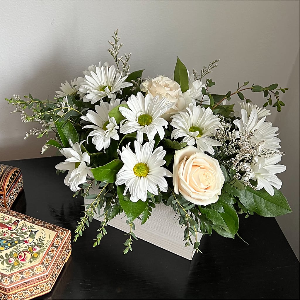 Fresh Linen Box Bouquet – KILBY'S FLORIST, Kannapolis NC