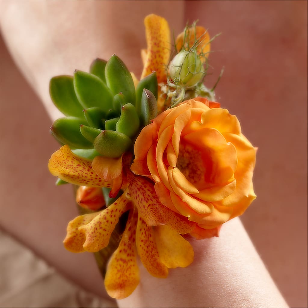 Irresistible Love Wrist Corsage – KILBY'S FLORIST, Kannapolis NC