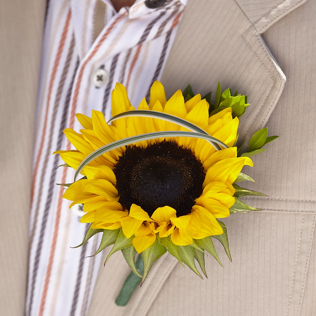 Free Spirit Boutonniere – KILBY'S FLORIST, Kannapolis NC
