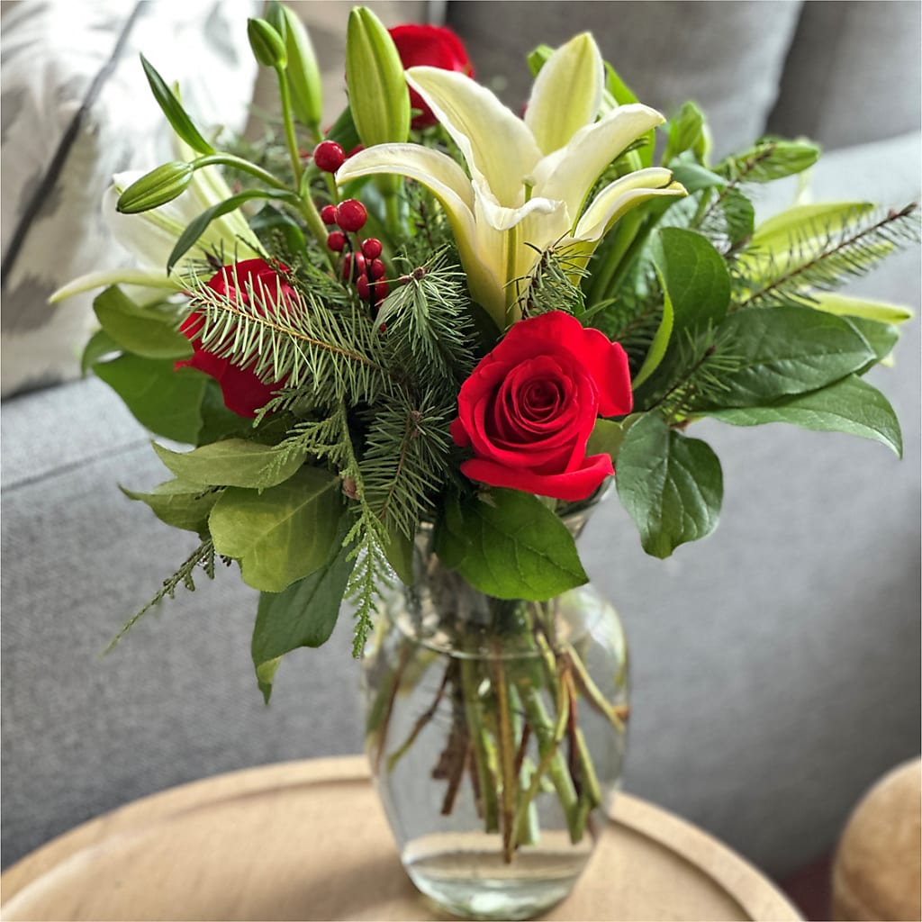 Sparkling Snowflakes Bouquet – KILBY'S FLORIST, Kannapolis NC